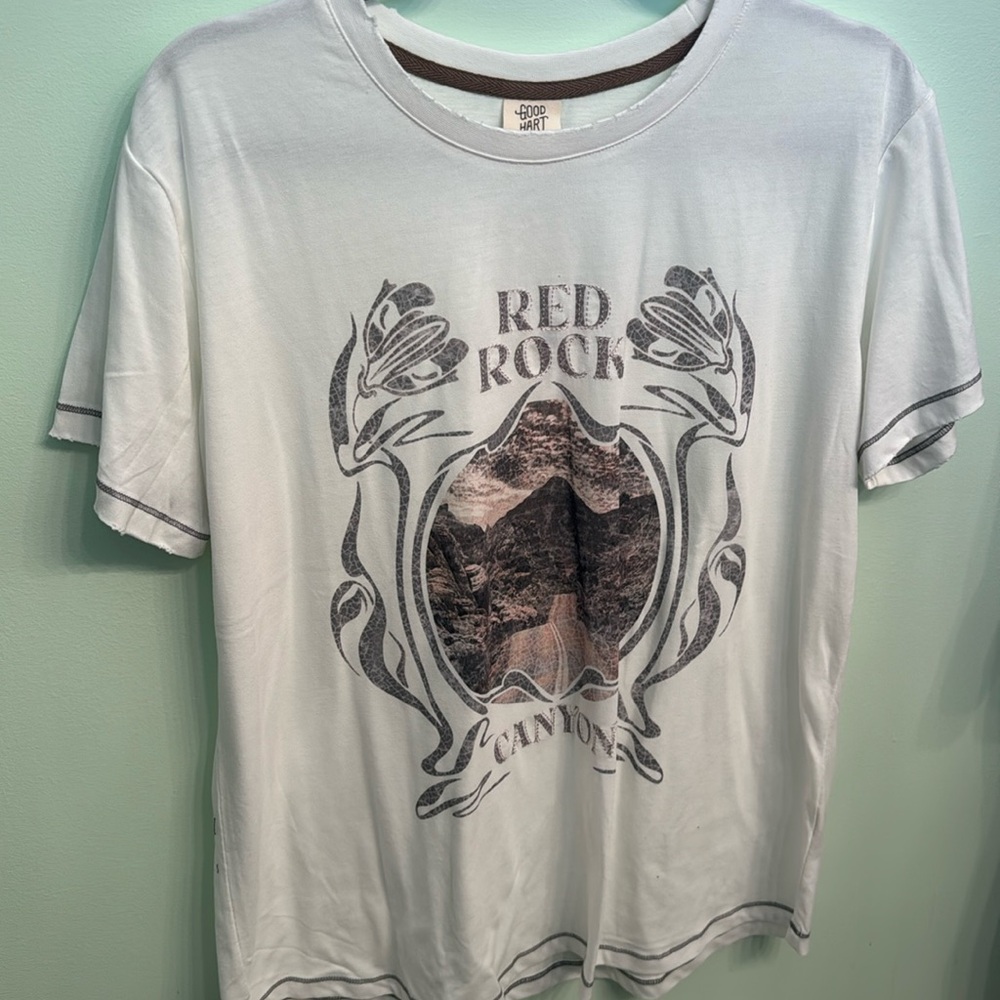 Good hart graphic tee